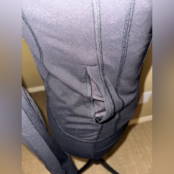 Lululemon Jacket - Picture 5 of 9
